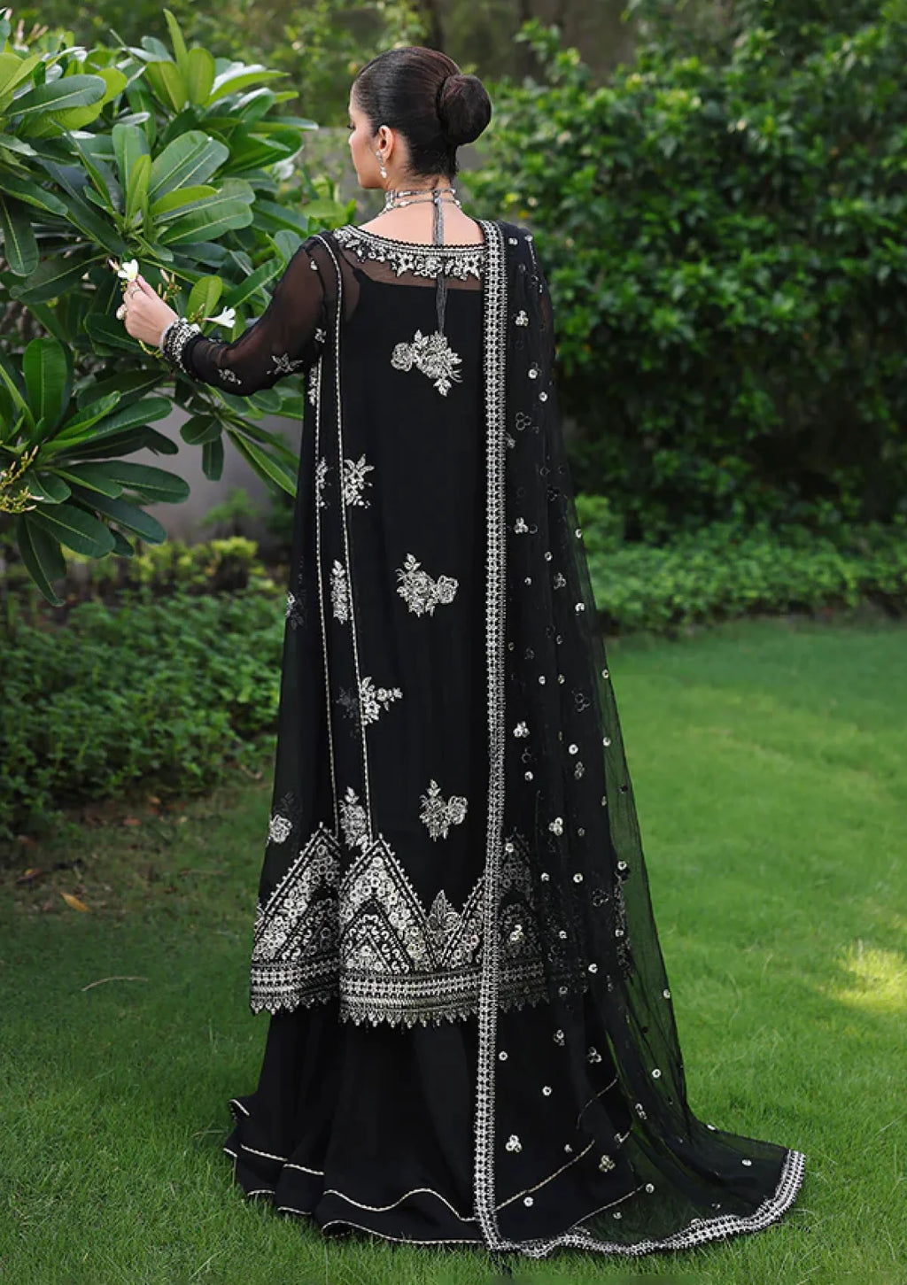 Roheenaz Aangan Chiffon Zyrah Black 3 Piece Lehenga Suit