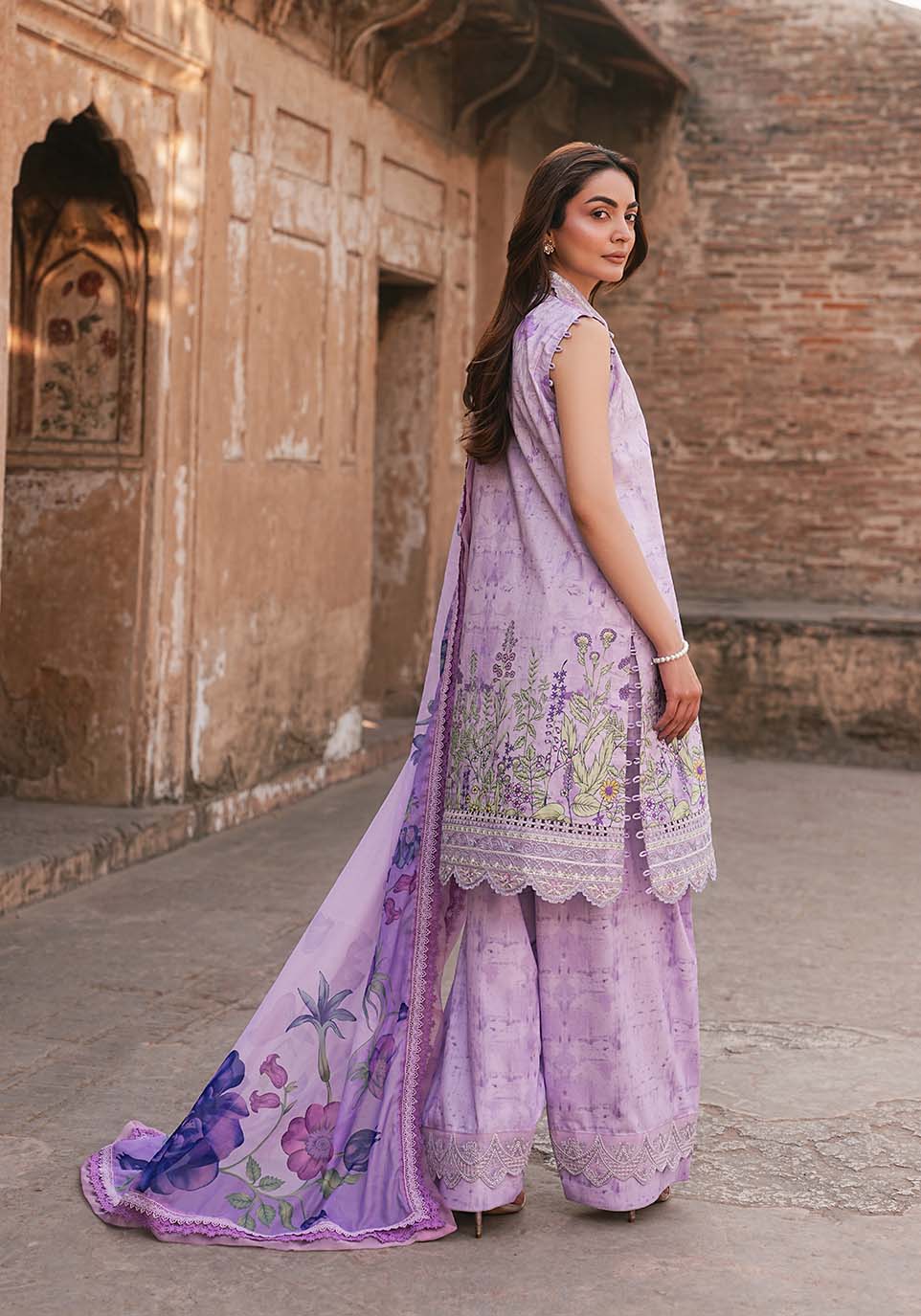 Zarqash Luxe Lawn Lilac 3 Piece Embroidered Lawn Suit