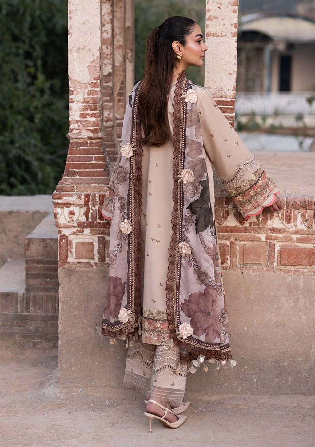 Lawn Zarqash Luxe  3 Piece Unstitched Embroidered  Suit