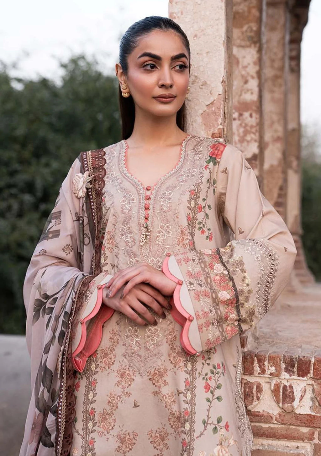 Lawn Zarqash Luxe  3 Piece Unstitched Embroidered  Suit