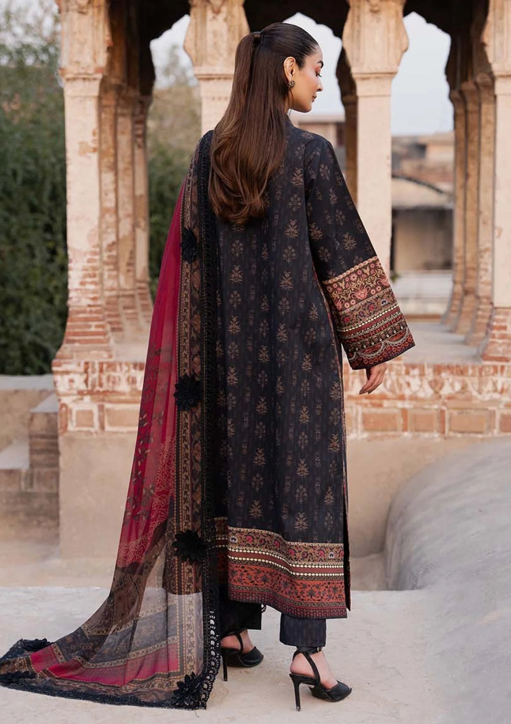 Zarqash  Black 3 Piece Unstitched Embroidered Lawn Suit