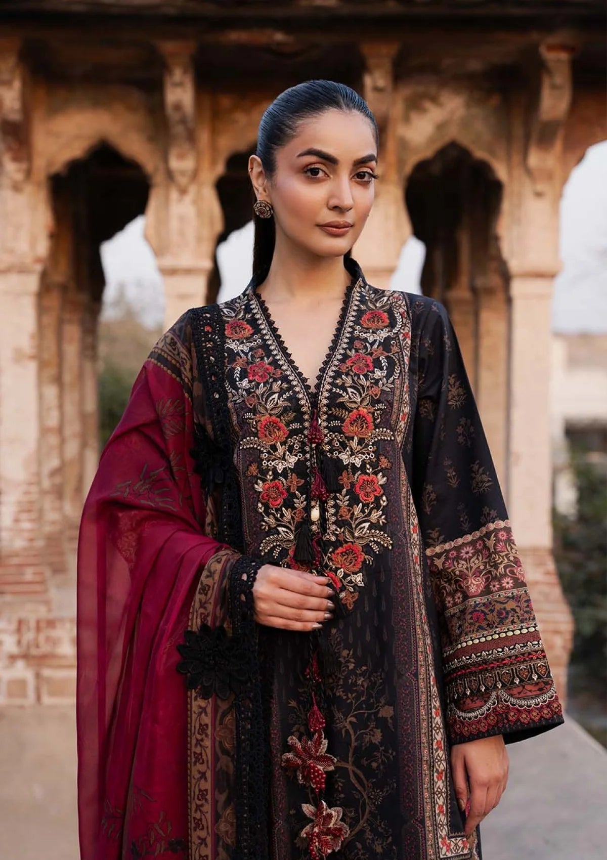 Zarqash  Black 3 Piece Unstitched Embroidered Lawn Suit