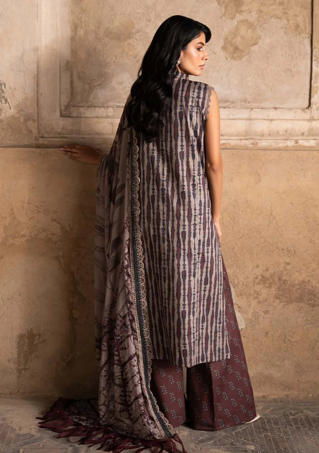 Zarqash Luxury Lawn 3 Piece Unstitched Embroidered Suit